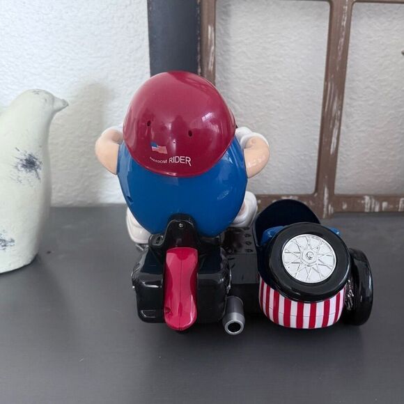 M&M’s Freedom Rider Side Car Motorcycle Toy with Candy Dispenser - Picture 6 of 10